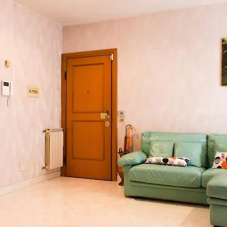 Warm Near Vatican Apartmán *